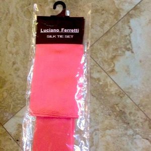 - Luciano Ferretti silk tie set NWT